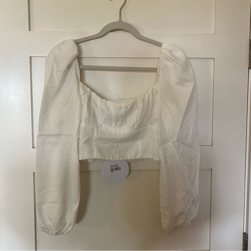 White long sleeve‎ crop top